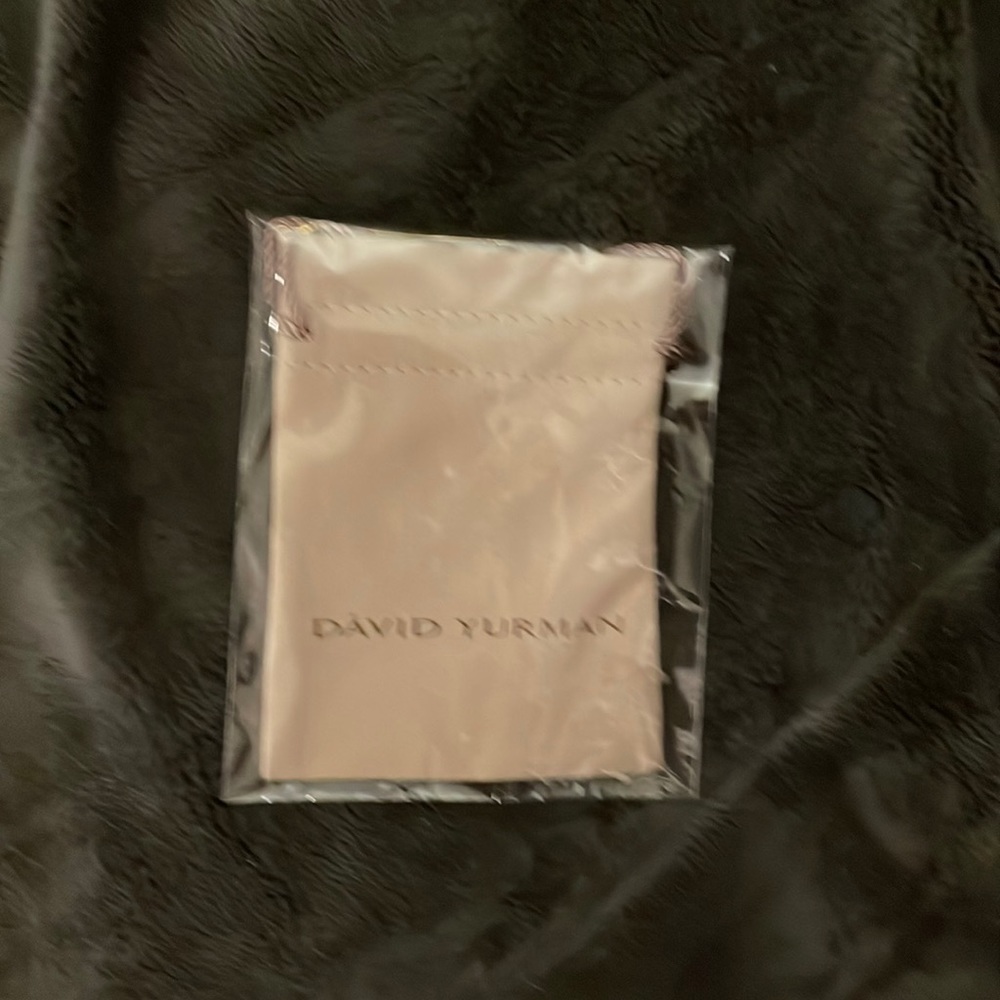 David Yurman suede pocket - new in wrapper